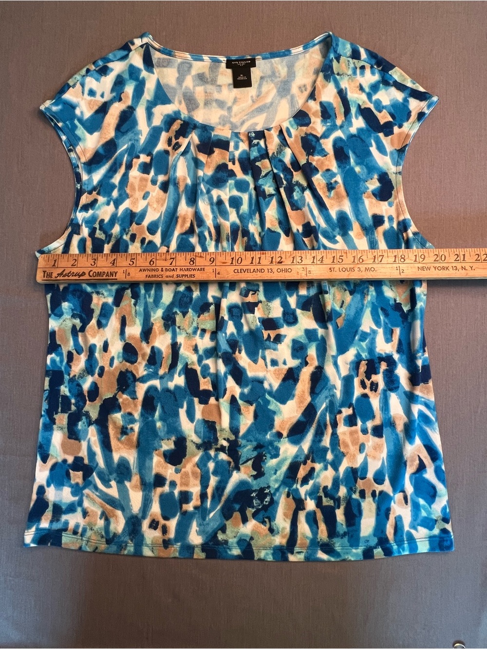 Ann Taylor Blue Teal and Tan Abstract Cap-Sleeve Top - Picture 2 of 6
